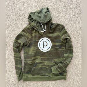 GUC pure barre green camo hoodie sweatshirt medium